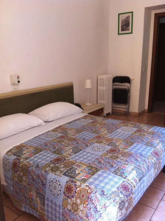 Hotel Gambara Milano Exteriör bild